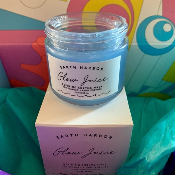 Earth Harbor bundle: Glow Juice Enzyme mask & Mermaid Milk Glow Moisturizer. - Picture 7 of 16
